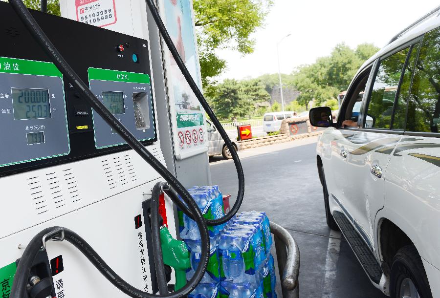 發改委：汽柴油價格每升漲0.24和0.26元