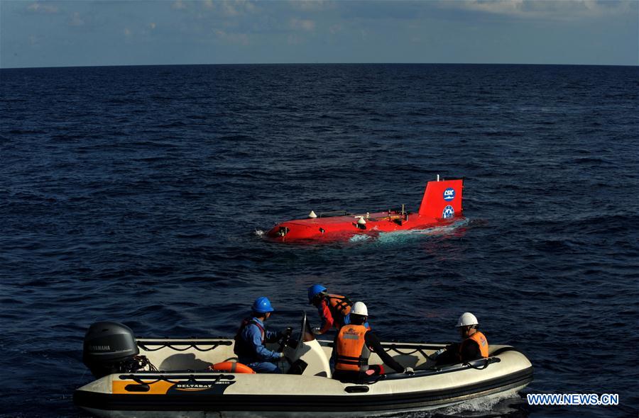 CHINA-SOUTH CHINA SEA-DEEP SEA WARRIOR-ELDER ACADEMICIAN-DIVE (CN)