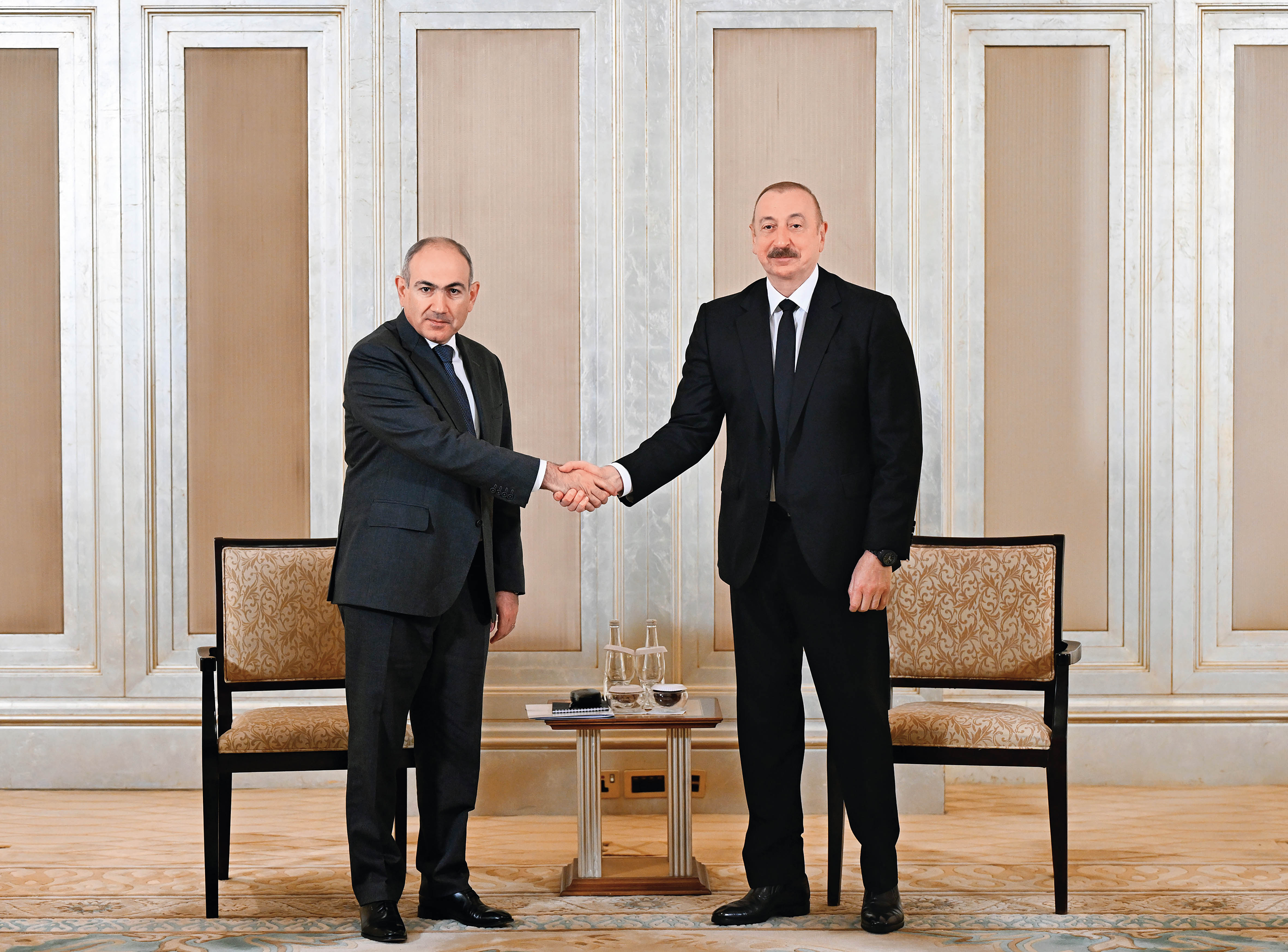 阿塞拜疆的“小国大外交”