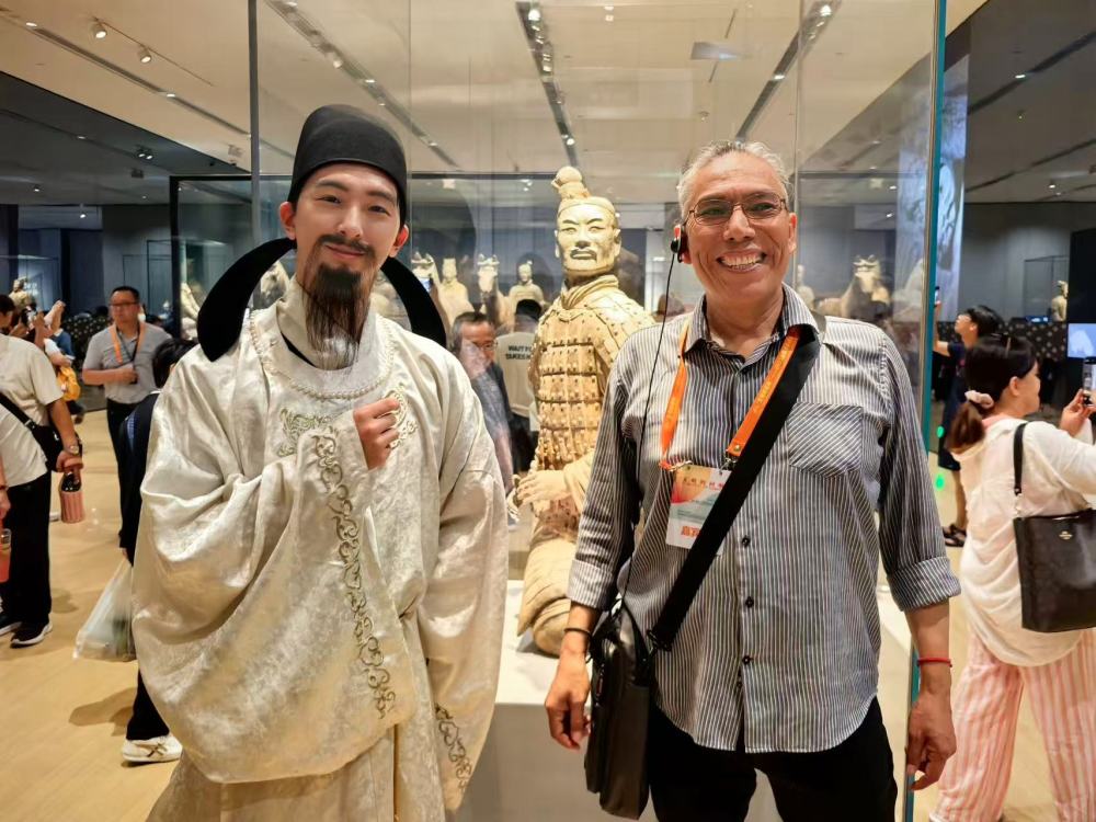 當(dāng)唐詩(shī)韻律邂逅拉美魔幻現(xiàn)實(shí)主義