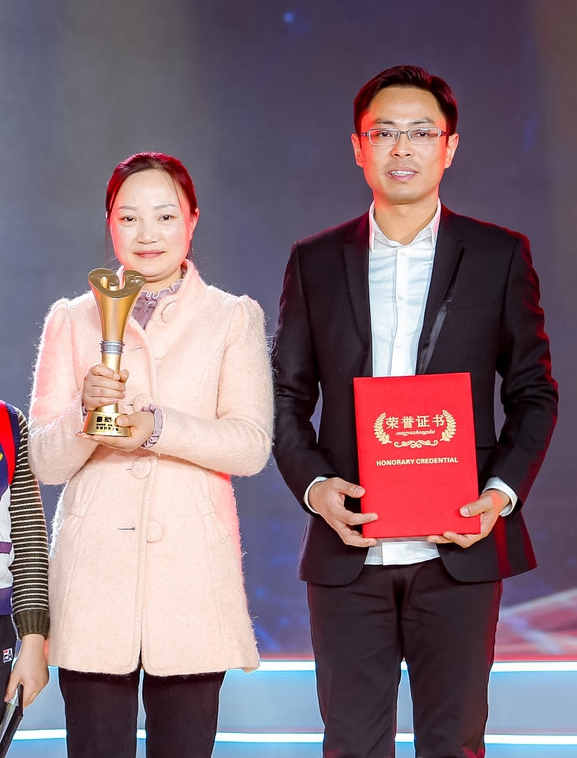 “支教夫妻” 湯恒躍、吳玲