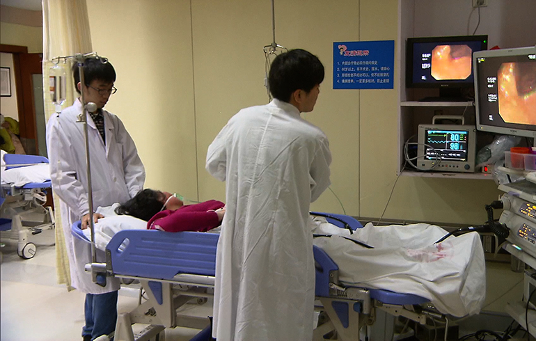 致敬偉大改革｜對話40年，講述身邊的健康故事（第九集）——提高質(zhì)量、創(chuàng)新技術(shù)，讓患者更安心