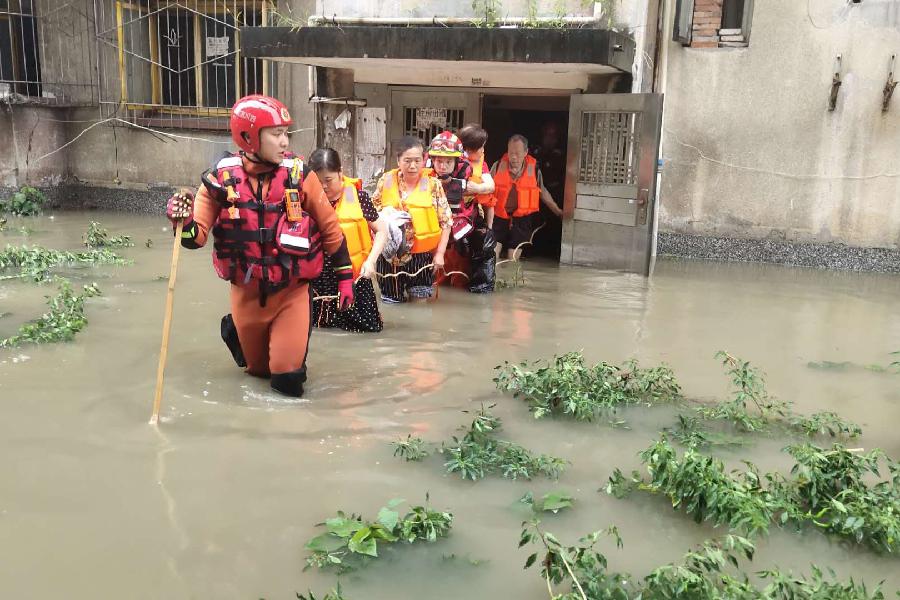 他們，為了誰？