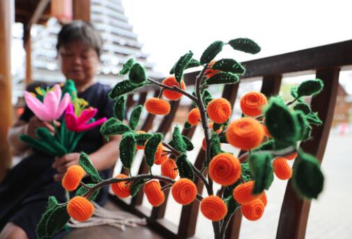 撐起防貧傘，擋住風(fēng)和雨