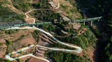 新華全媒+|高鐵時(shí)代,大涼山鐵軌上流淌“慢幸福”