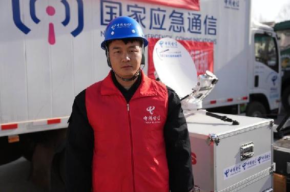 致敬！救災(zāi)一線(xiàn)的身影