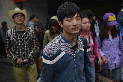 260名“4·20”蘆山地震災區受困人員返回咸陽