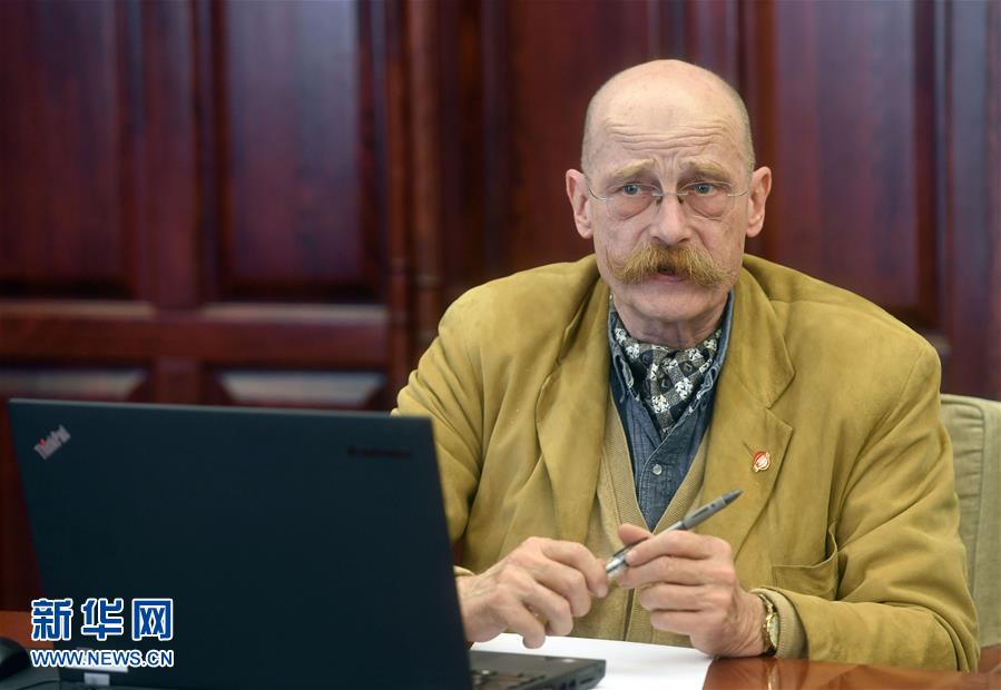 （圖文互動）（3）中國發(fā)展進(jìn)入新時(shí)代——9名外籍語言專家眼中的十九大報(bào)告