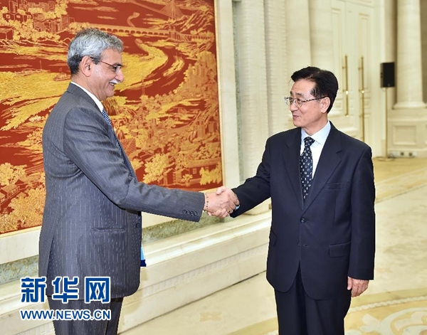 5月9日,中共中央書記處書記、中央紀委副書記趙洪祝在北京會見印度中央監察委員會主席喬杜里。 新華社記者 李濤 攝 5月9日,中共中央書記處書記、中央紀委副書記趙洪祝在北京會見印度中央監察委員會主席喬杜里。 新華社記者 李濤 攝