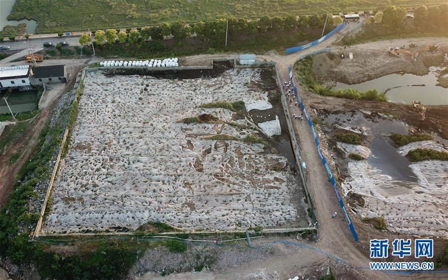 （新華視點·圖文互動）（1）中央督察兩年有的絲毫未改，有的不減反增——江蘇泰興數萬噸化工廢料和污泥堆放長江邊調查