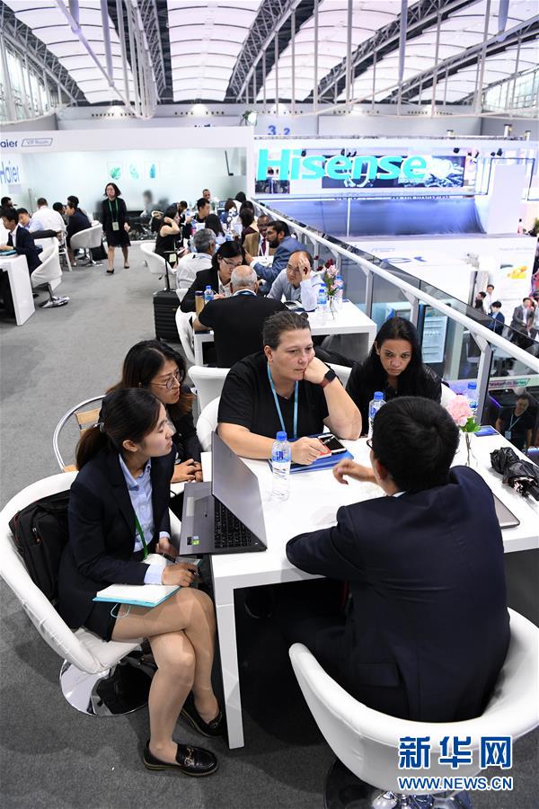 (新華全媒頭條·圖文互動)(10)從廣交會到進博會——中國對外開放再譜新樂章