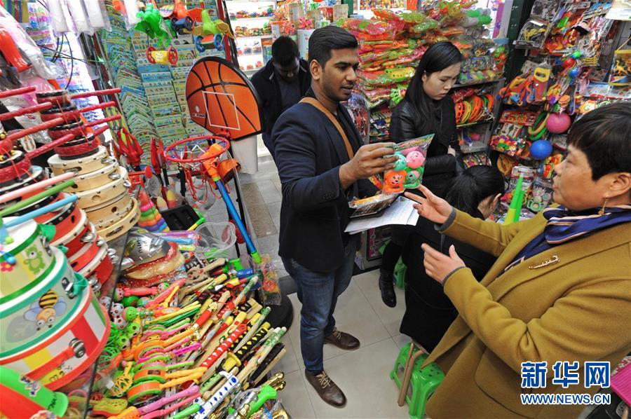 (在習近平新時代中國特色社會主義思想指引下·慶祝改革開放40周年·協(xié)調(diào)發(fā)展)(新華全媒頭條·圖文互動)(2)協(xié)調(diào)發(fā)展:奏響全面建成小康社會交響曲