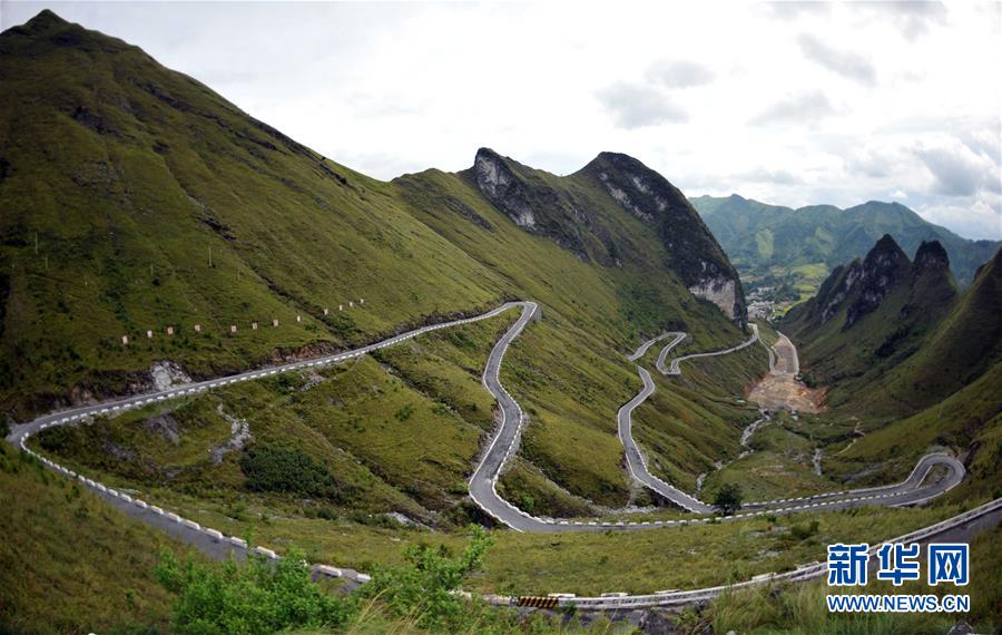 (輝煌60年·壯美新廣西·圖文互動)(5)從禿山到青山的蝶變——廣西石漠化治理10年再現(xiàn)發(fā)展生機(jī)