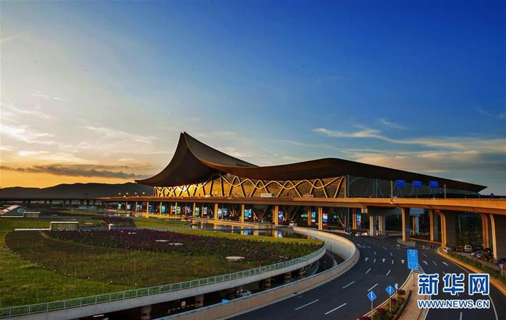 (百城百縣百企調(diào)研行·圖文互動(dòng))(3)搭起連接南亞東南亞的七彩之橋——昆明加快建設(shè)區(qū)域性國際中心城市