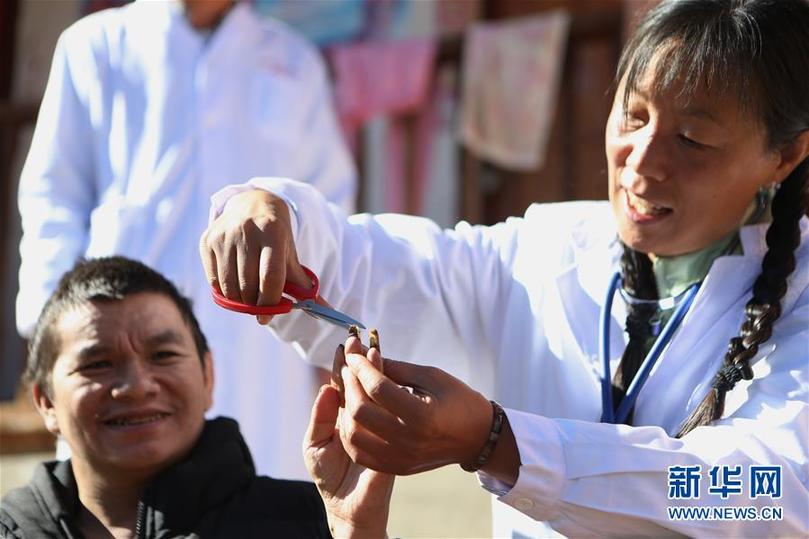 (新華全媒頭條·圖文互動)(7)大峽谷里的“背簍醫生”