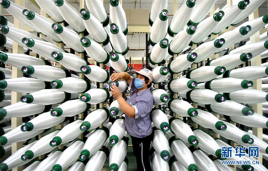 #（新華全媒頭條·迎接兩會(huì)特別報(bào)道·圖文互動(dòng)）（11）會(huì)當(dāng)水擊三千里——全國兩會(huì)前夕看中國信心