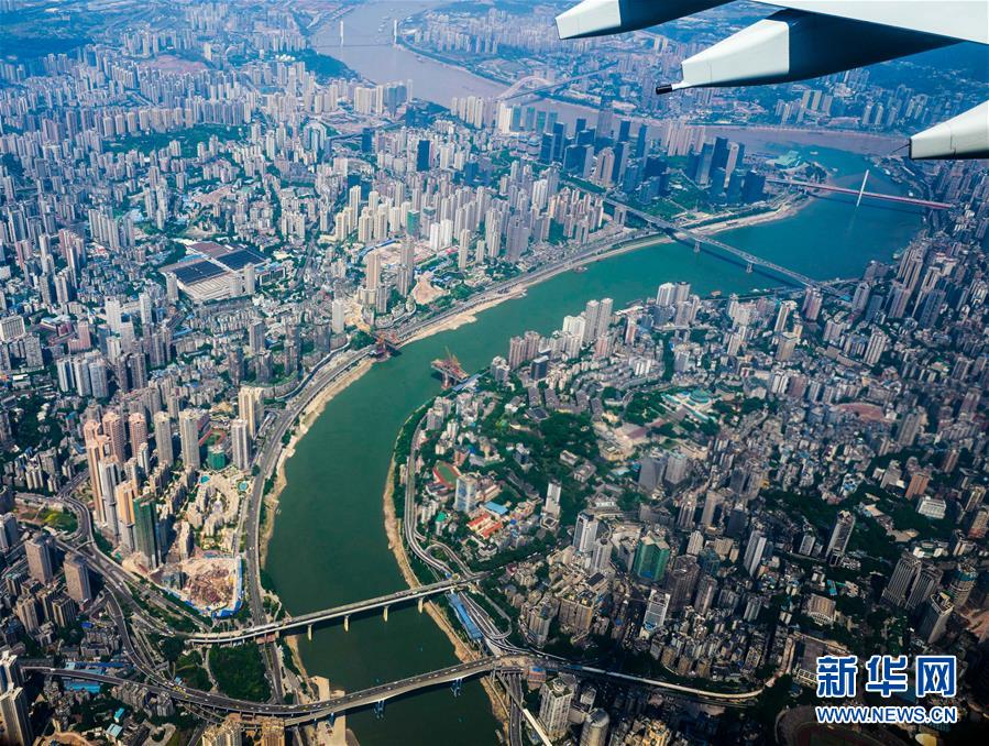 （新華全媒頭條·迎接兩會(huì)特別報(bào)道·圖文互動(dòng)）（15）會(huì)當(dāng)水擊三千里——全國兩會(huì)前夕看中國信心