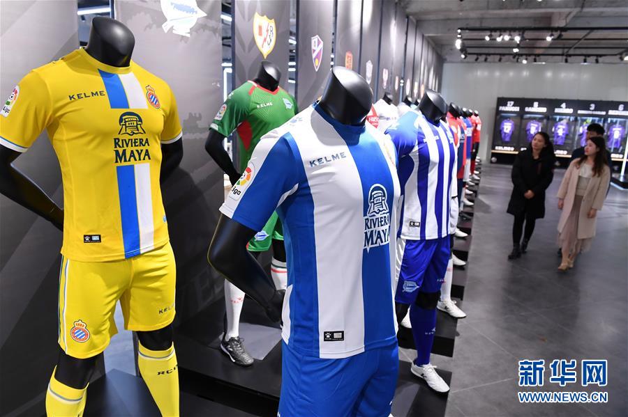 (在習近平新時代中國特色社會主義思想指引下——新時代新作為新篇章·圖文互動)(2)國際范兒·科技范兒·綠色范兒——傳統制造業嶄露“新面孔”