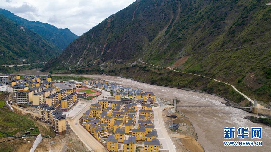 （直過民族脫貧攻堅·圖文互動）（1）下山！傈僳群眾開啟新生活