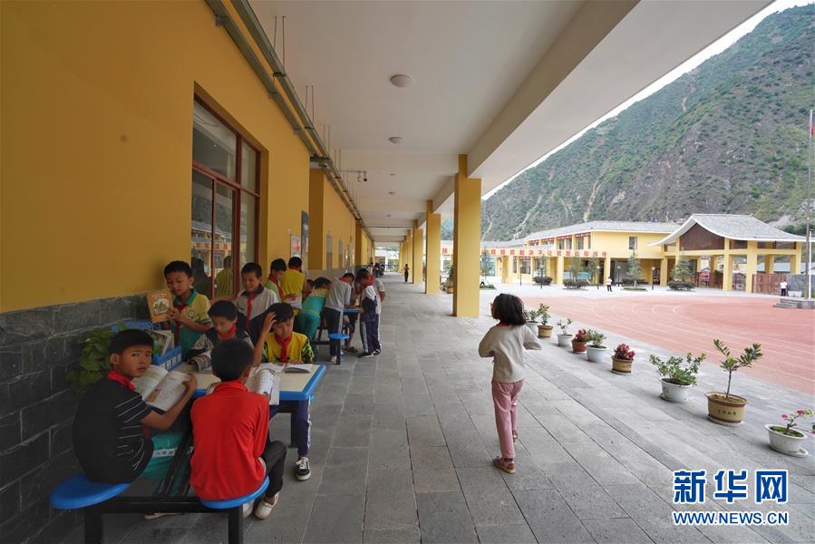 （直過民族脫貧攻堅·圖文互動）（8）下山！傈僳群眾開啟新生活