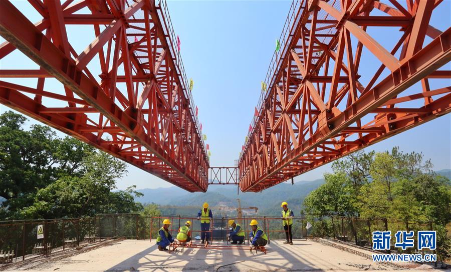 (壯麗70年·奮斗新時代——共和國發展成就巡禮)(3)云嶺彩卷繪 高原氣象新——新中國成立70年云南發展巡禮