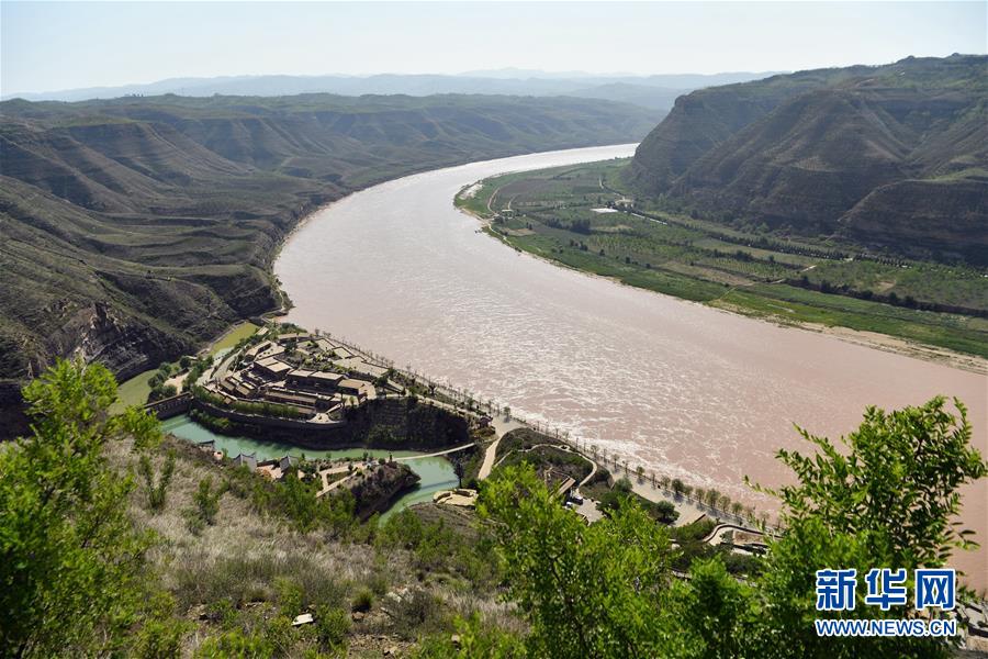 (新華全媒頭條·壯麗70年·奮斗新時代——記者再走長征路·圖文互動)(10)紅星,從這里照耀中國——陜北見證中國革命的歷史轉折