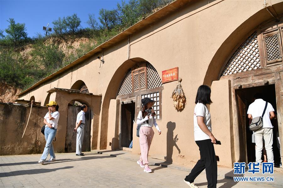 (新華全媒頭條·壯麗70年·奮斗新時代——記者再走長征路·圖文互動)(9)紅星,從這里照耀中國——陜北見證中國革命的歷史轉折