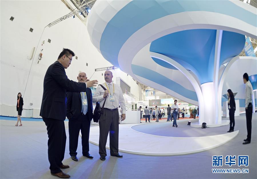 (新華全媒頭條·圖文互動(dòng))(13)舟舶繼路辟新天 商使交屬煥新顏——寫在第四屆中阿博覽會(huì)開幕之際