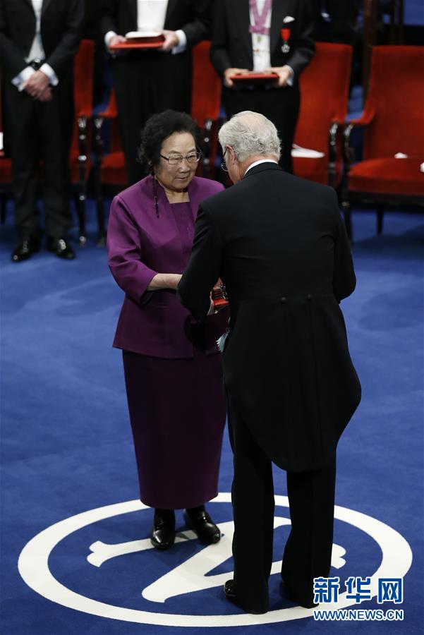 (壯麗70年·奮斗新時代——共和國榮光·圖文互動)(3)屠呦呦:與青蒿結緣 用中醫藥造福世界