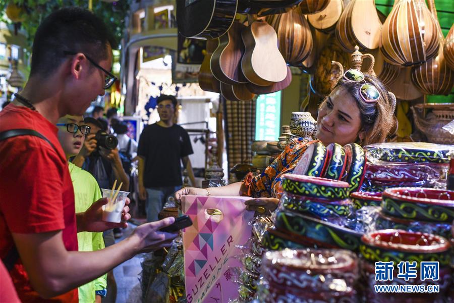 （新華全媒頭條·圖文互動）（4）同心筑夢映天山——新疆70年改革發展穩定述評