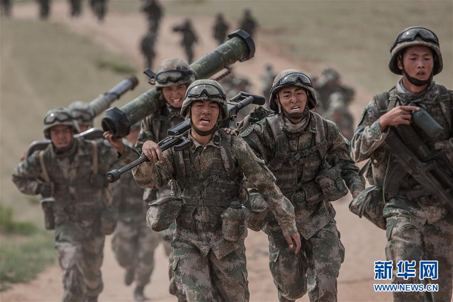 (新華全媒頭條·圖文互動)(13)沿著中國特色強軍之路闊步前進——黨中央、中央軍委領導推進國防和軍隊建設70年紀實