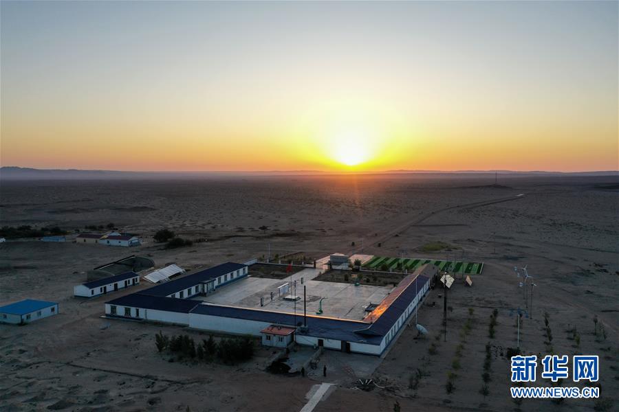 (愛國情 奮斗者·圖文互動(dòng))(1)印刻在戈壁上的名字