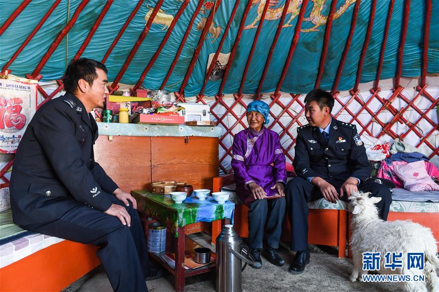 (愛國情 奮斗者·圖文互動(dòng))(8)印刻在戈壁上的名字