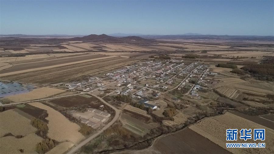 (在習近平新時代中國特色社會主義思想指引下——新時代新作為新篇章·總書記關心的百姓身邊事·圖文互動)(1)一個貧困山村的振興新動能——小故事里的大情懷之五