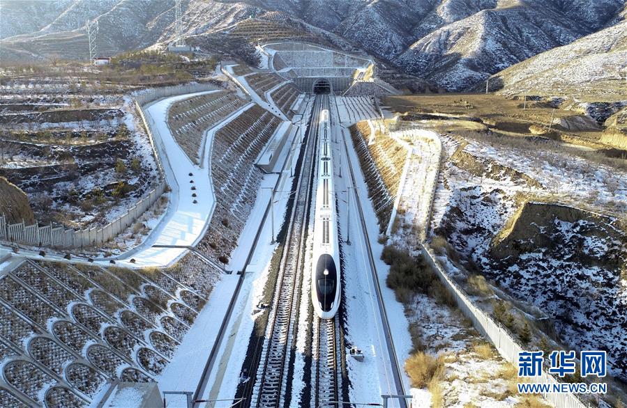 （新華全媒頭條·圖文互動(dòng)）（12）百年跨越，逐夢(mèng)京張——寫在京張高鐵開通暨中國(guó)高鐵突破3.5萬(wàn)公里之際