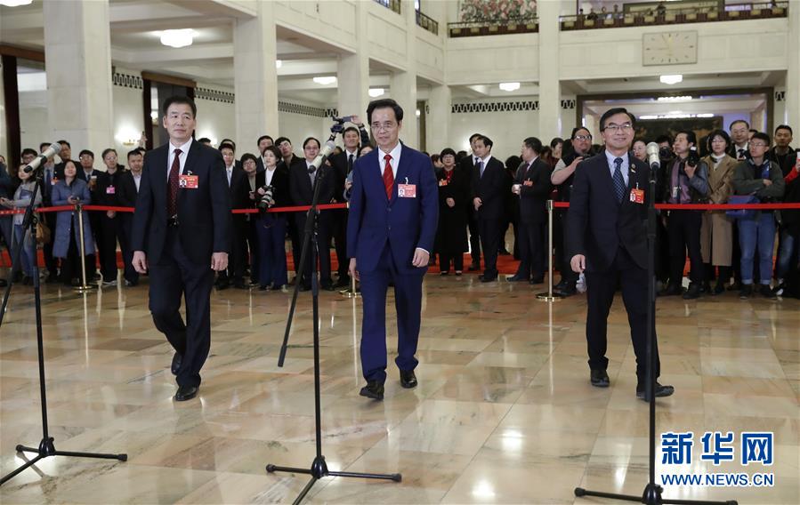 （兩會·面對面·XHDW）（9）全國政協委員接受采訪