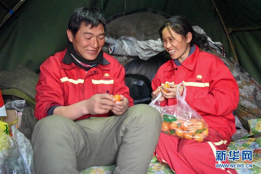 （新春走基層·圖文互動）（7）寒冬里，“沙漠玫瑰”猶自綻放