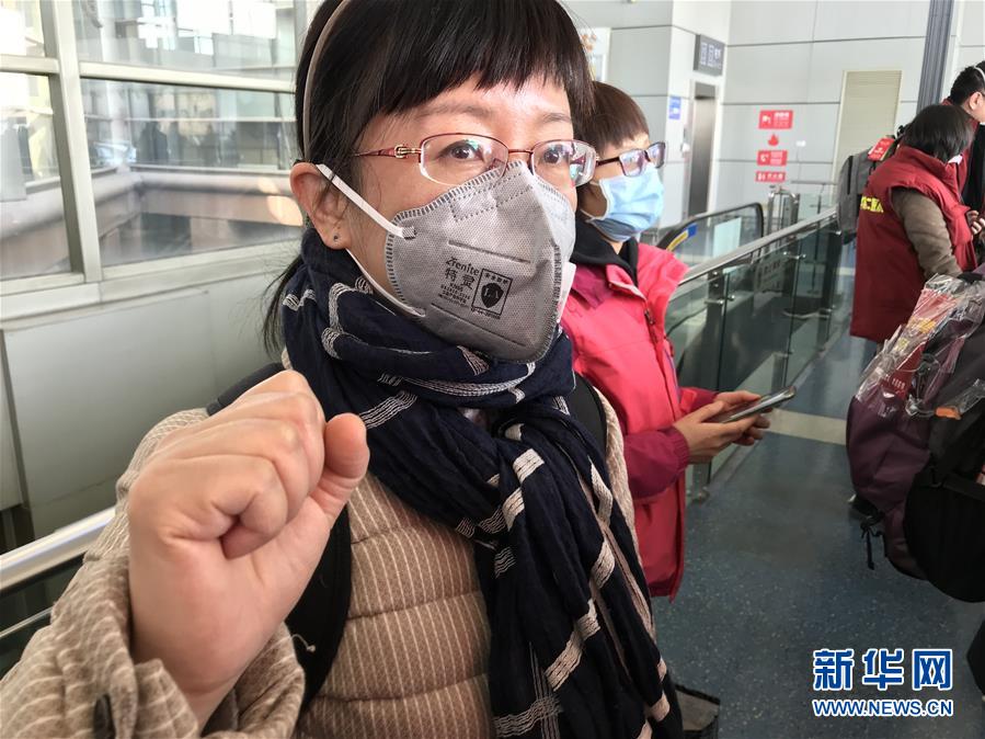 (熱點鮮報·圖文互動)(2)三代人的約定:父母送我援湖北,我給孩子樹榜樣