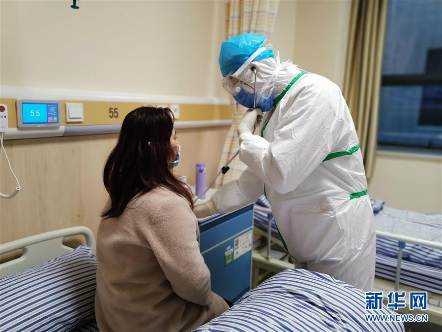 (新華全媒頭條·圖文互動)(4)滄海橫流顯本色 戰“疫”一線黨旗紅——全國各領域基層黨組織和廣大黨員奮力打好疫情防控阻擊戰(1)