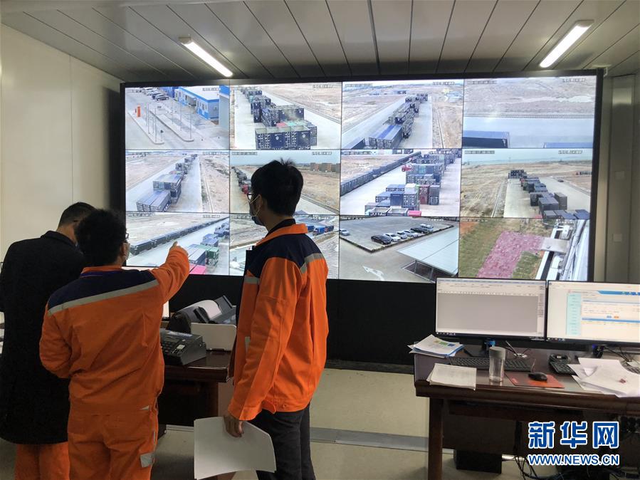 （圖文互動）（2）抓好防疫保暢，還管司機吃飯——廣西欽州保稅港區服務企業復工見聞