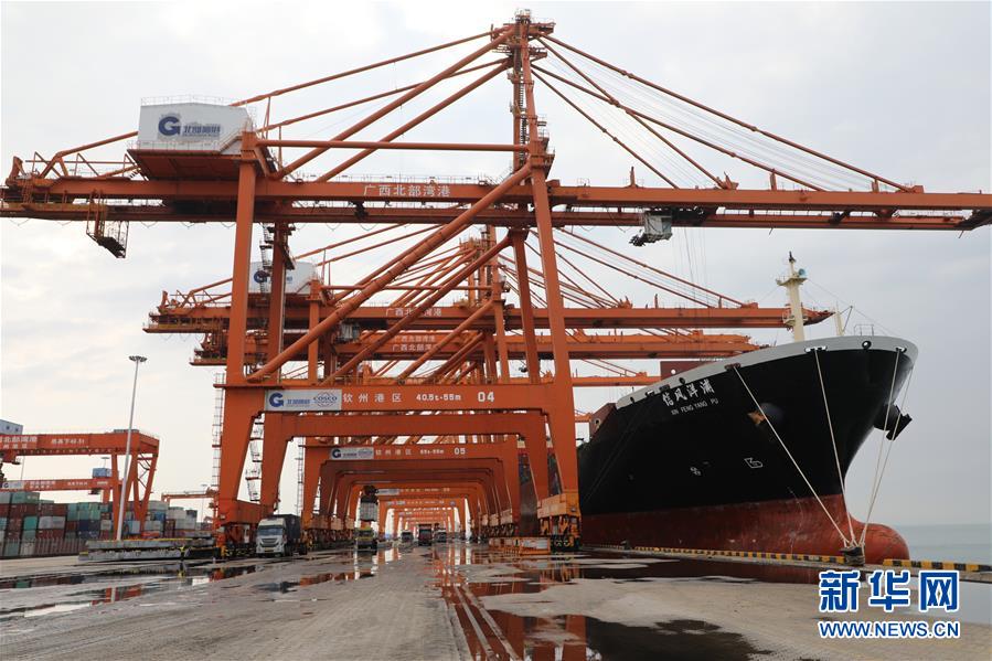 （圖文互動）（3）抓好防疫保暢，還管司機吃飯——廣西欽州保稅港區服務企業復工見聞