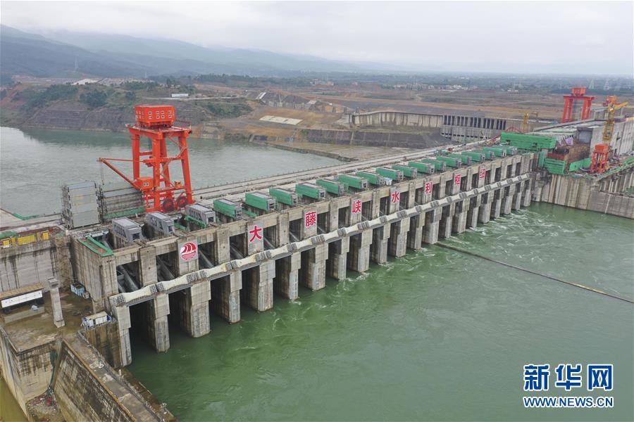 (抓好經濟發展 應對復雜局面·圖文互動)(5)把疫情造成的損失降到最小——廣西生產一線見聞