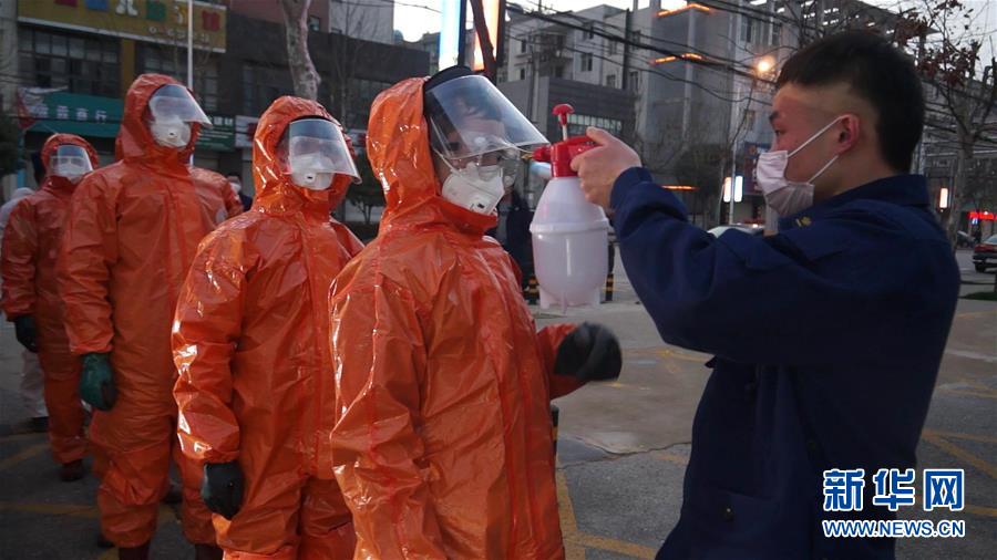 (一線抗疫群英譜·圖文互動)(2)洪湖有支“毒水”轉運隊