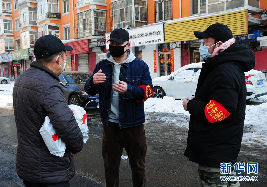 （聚焦疫情防控·圖文互動）（5）不知你是誰，知你為了誰——社區戰“疫”志愿者群像