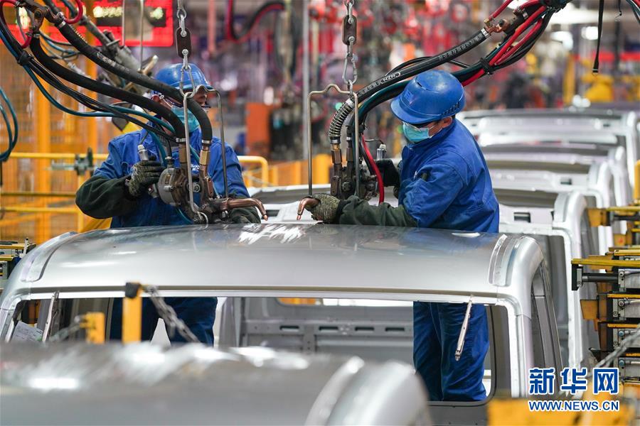 (在習(xí)近平新時代中國特色社會主義思想指引下——新時代新作為新篇章·習(xí)近平總書記關(guān)切事·圖文互動)(16)精準(zhǔn)發(fā)力抓統(tǒng)籌——各地落實“分區(qū)分級”有序恢復(fù)生產(chǎn)生活