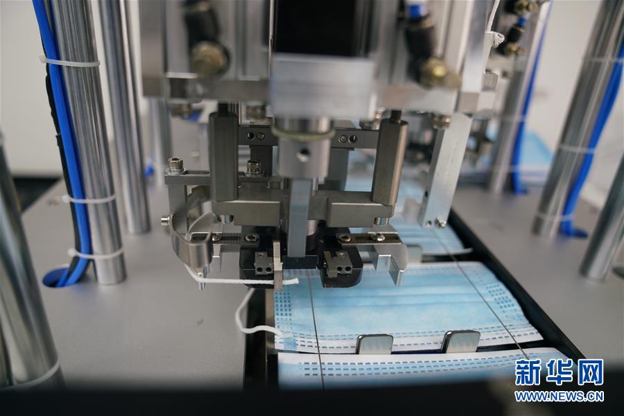 （聚焦疫情防控·圖文互動）（2）口罩機“微創新”里的工匠精神