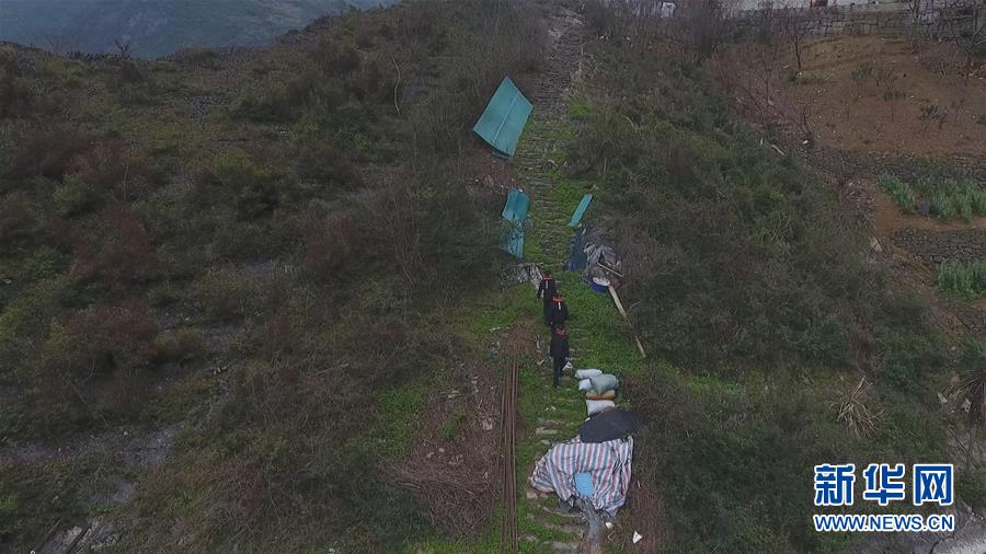 (聚焦疫情防控·圖文互動)(3)長江入湖北第一關的“疫”線守門員