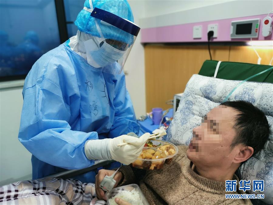 （一線抗疫群英譜·圖文互動）（3）“我們，撐得起！”——軍隊支援湖北醫(yī)療隊年輕醫(yī)務(wù)工作者的青春宣言