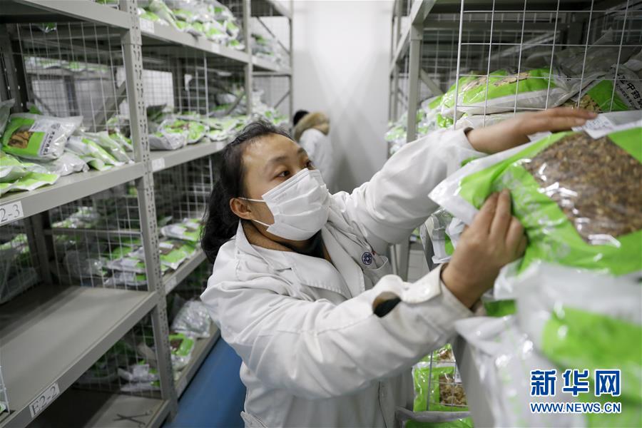 （在習近平新時代中國特色社會主義思想指引下——新時代新作為新篇章·習近平總書記關切事·圖文互動）（4）穩住千家萬戶的“飯碗”——各地積極穩就業化解疫情影響