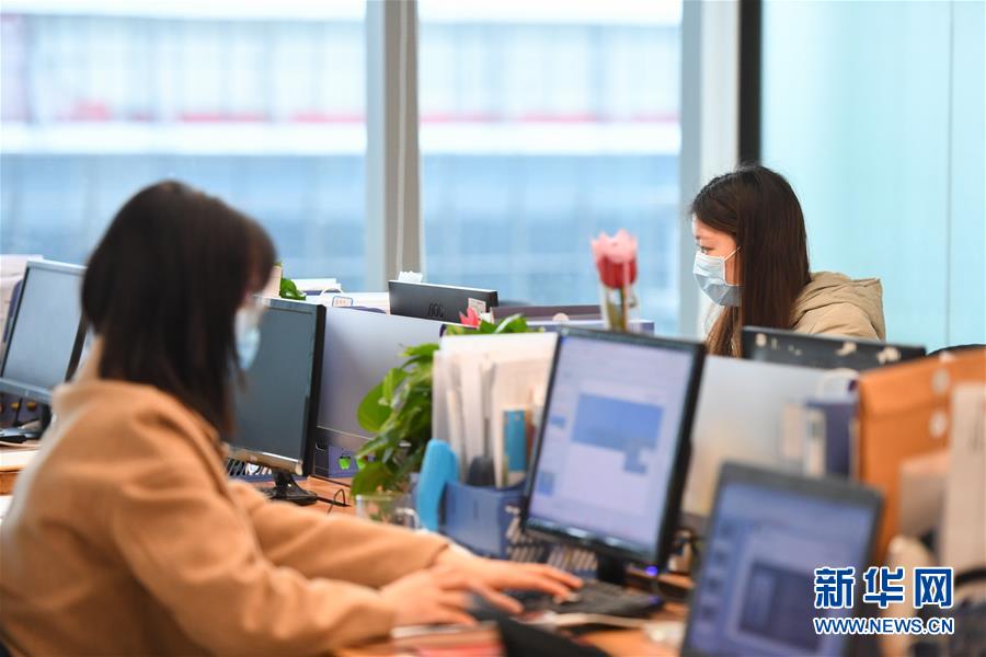 （在習近平新時代中國特色社會主義思想指引下——新時代新作為新篇章·習近平總書記關切事·圖文互動）（6）穩住千家萬戶的“飯碗”——各地積極穩就業化解疫情影響